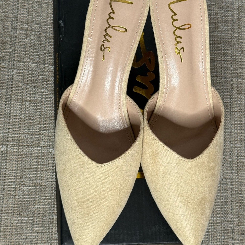 Lulus | Leightonn Natural Nubuck Pointed-Toe Mules - Picture 6 of 11